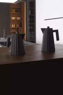 Alessi Plissé Waterkoker 1L Grijs -Meubel Speciaal Winkel x886x886 0006mdl06bmdl06 1b2x3300dpi1250pxl.jpg.pagespeed.ic .O4NPc5iCSg 1