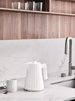 Alessi Plissé Waterkoker 1,7L Wit -Meubel Speciaal Winkel x886x886 alessi pliss waterkoker 1 7l4.jpg.pagespeed.ic .dNPcSiP6Ld