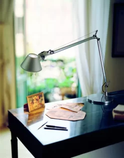 Artemide Tolomeo Mini Bureaulamp Retrofit Aluminium -Meubel Speciaal Winkel x886x886 artemide tolomeo tafellamp sfeer 1.jpg.pagespeed.ic .nUuXGrh9df