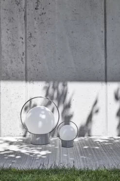 Brokis Sfera Tafellamp LED Oplaadbaar Small Opaal Staal Naturel -Meubel Speciaal Winkel x886x886 brokis sfera tafellamp led oplaadbaar small16.jpg.pagespeed.ic .dK5Gx9hDDv