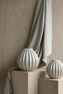 Broste Copenhagen Wide Vaas Large Smoke Grey -Meubel Speciaal Winkel x886x886 broste copenhagen wide vaas medium1.jpg.pagespeed.ic .2IDC5gDCUZ