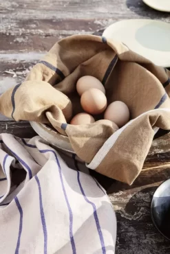 Ferm Living Hale Yarn-dyed Theedoek Faded Blue/Burgundy -Meubel Speciaal Winkel x886x886 ferm living hale yarn dyed theedoek27.jpg.pagespeed.ic .flKHEjeDsY