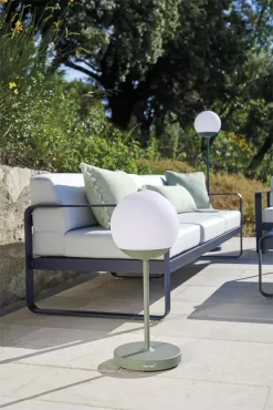 Fermob MOOON! Tafellamp H63 LED Oplaadbaar Black Cherry -Meubel Speciaal Winkel x886x886 fermob mooon tafellamp h63 led16.jpg.pagespeed.ic .hrOiAnu8WQ