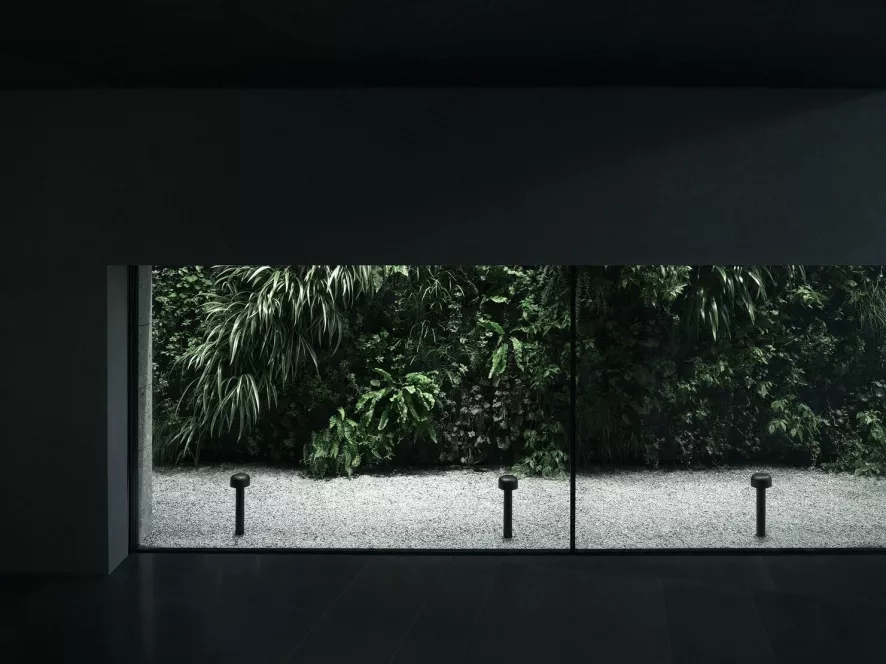 Flos Bellhop Sokkellamp LED Laag Grijs 5 Flos Bellhop Sokkellamp LED Laag Grijs - Afbeelding 3