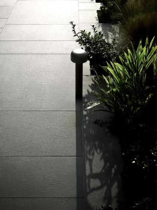 Flos Bellhop Sokkellamp LED Laag Grijs 6 Flos Bellhop Sokkellamp LED Laag Grijs - Afbeelding 4