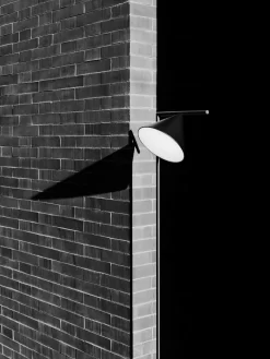 Flos Captain Flint Outdoor Vloerlamp LED 2700K Messing/lichtgrijs -Meubel Speciaal Winkel x886x886 flos captain flint outdoor vloerlamp led 2700k14.jpg.pagespeed.ic .AbPrU22w1X 2