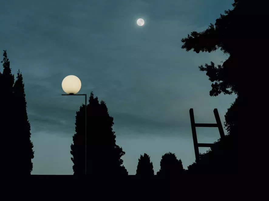 Flos IC Lights F1 Outdoor Vloerlamp Donkerbruin, Voet Beige 12 Flos IC Lights F1 Outdoor Vloerlamp Donkerbruin, Voet Beige - Afbeelding 10