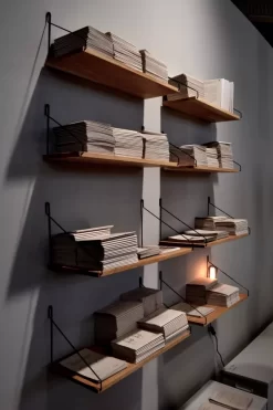 Frama Shelf Wandplank 80x20 Naturel/messing -Meubel Speciaal Winkel x886x886 frama shelf wandplank sfeer2.jpg.pagespeed.ic .X t2jrRImZ 1