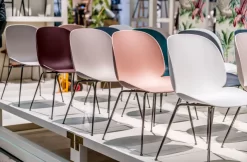 Gubi Beetle Stoel Met Naturel Eiken Onderstel, Alabaster White -Meubel Speciaal Winkel x886x886 gubi beetle stoel met gerookt eiken onderstel5.jpg.pagespeed.ic .Z0NRs7WPIZ