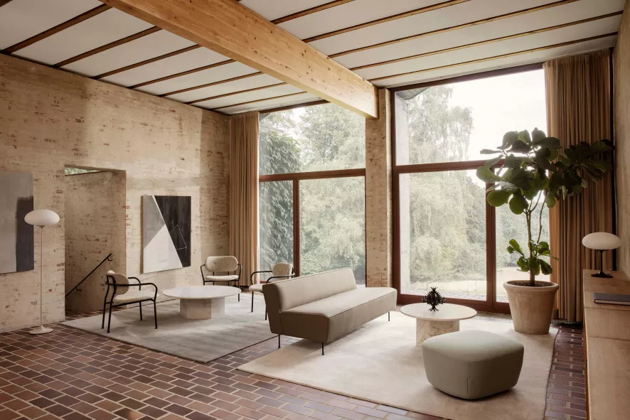 Gubi Coco Stoel Stapelbaar Zwart Essen 14 Gubi Coco Stoel Stapelbaar Zwart Essen - Afbeelding 12