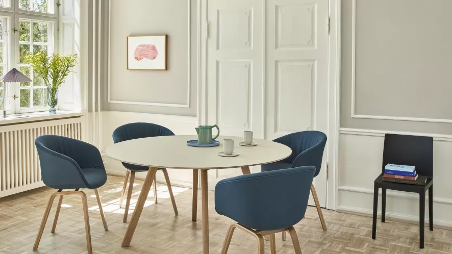 Hay Copenhague CPH25 Tafel 140, Gezeept Eiken, Groen Linoleum 14 Hay Copenhague CPH25 Tafel 140, Gezeept Eiken, Groen Linoleum - Afbeelding 12