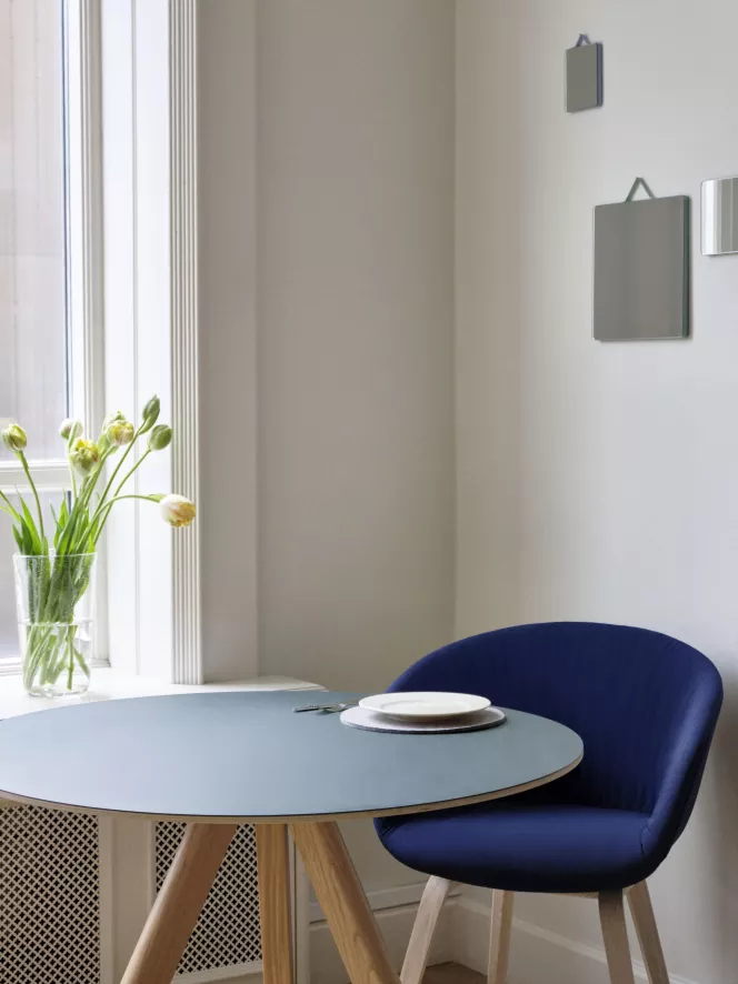 Hay Copenhague CPH25 Tafel 140, Gezeept Eiken, Groen Linoleum 11 Hay Copenhague CPH25 Tafel 140, Gezeept Eiken, Groen Linoleum - Afbeelding 9