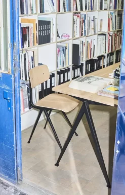 Hay Pyramid 01 Tafel 140x65 Helder Gelakt, Beige Onderstel -Meubel Speciaal Winkel x886x886 hay result stoel11.jpg.pagespeed.ic .hgPbr9yE g