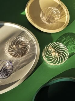 Hay Spin Bijgerecht Bord Set Van 2 Ø11 Transparant/wit Gestreept -Meubel Speciaal Winkel x886x886 hay spin bijgerecht bord set van 21.jpg.pagespeed.ic .36NiPLG9Yi