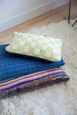 HKliving Checkered Woven Kussen 38x48 Berries -Meubel Speciaal Winkel x886x886 hkliving checkered woven kussen 38x485.jpg.pagespeed.ic .4IO4X9Py7V