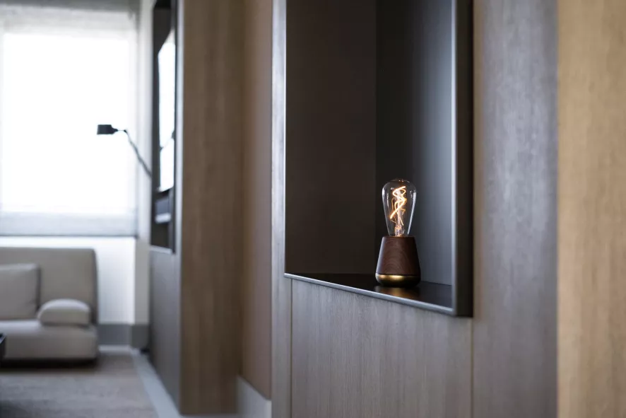 Humble One Aluminium Tafellamp Oplaadbaar Zilver 15 Humble One Aluminium Tafellamp Oplaadbaar Zilver - Afbeelding 13