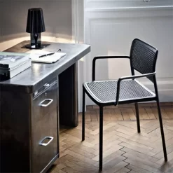 Kartell Take Tafellamp Crème -Meubel Speciaal Winkel x886x886 kar 9050q7 kartell take sfeer1 600x600.jpg.pagespeed.ic .ZGY5l0Bu22