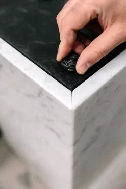 Audo Copenhagen Plinth Low Salontafel 60x100 Kendzo Marmer Grijs -Meubel Speciaal Winkel x886x886 menu plinth cubic bijzettafel 40x409.jpg.pagespeed.ic .qYN87R7aQH