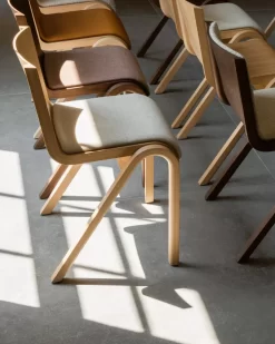 Audo Copenhagen Ready Eetkamerstoel Zwart Eiken, Gestoffeerd Leder Dakar 0842 -Meubel Speciaal Winkel x886x886 menu ready eetkamerstoel met vast zitkussen9.jpg.pagespeed.ic .Tsqesb9hWL