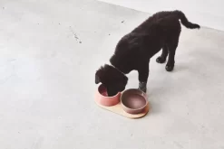 MiaCara Doppio Hondenvoerbak Medium Pine -Meubel Speciaal Winkel x886x886 miacara doppio hondenvoerbak met blad small7.jpg.pagespeed.ic .PAdqRx0uvZ