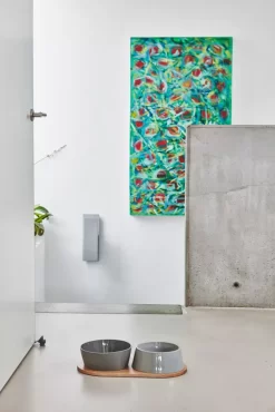 MiaCara Doppio Hondenvoerbak Medium Pine -Meubel Speciaal Winkel x886x886 miacara doppio hondenvoerbak met blad small9.jpg.pagespeed.ic .chim0Gxcpo