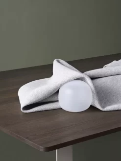 Muuto 70/70 Tafel 255x108 Smoked Oak Zwart -Meubel Speciaal Winkel x886x886 muuto 70 70 bureau 170x85 smoked oak3.jpg.pagespeed.ic .dxggfZm8mM