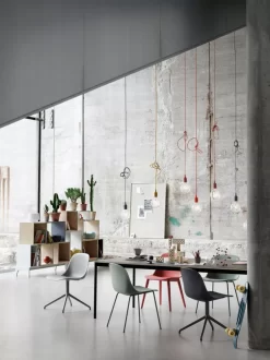 Muuto Fiber Side Tube Stoel Grijs -Meubel Speciaal Winkel x886x886 muuto fiber stoelen sfeerfoto 3.jpg.pagespeed.ic .0QOjnQmcMN