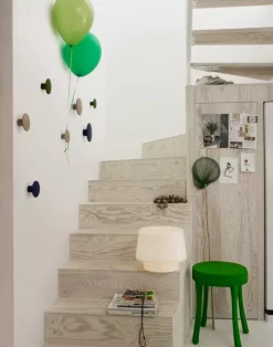 Muuto The Dots Haak 5 Stuks Off-White -Meubel Speciaal Winkel x886x886 muuto the dots hakenset sfeer 3.jpg.pagespeed.ic .p6awR8fml5