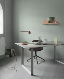 Muuto 70/70 Bureau 170x85 Grijs -Meubel Speciaal Winkel x886x886 muuto tip tafellamp led2.jpg.pagespeed.ic .6UNE9UOjhO