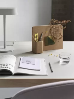 Muuto Workshop Bureau 130x65 Grijs Linoleum Eiken -Meubel Speciaal Winkel x886x886 muuto workshop bureau 130x658.jpg.pagespeed.ic .OilaYX3lMi