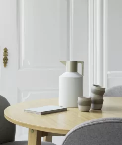 Normann Copenhagen Geo Vacuum Thermoskan Zwart/goud -Meubel Speciaal Winkel x886x886 normann copenhagen geo vacuum thermoskan 1 518.jpg.pagespeed.ic .vpaTEXKEjl