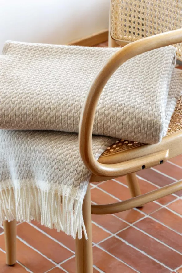 Røros Tweed Mello Plaid 150x210 Lemon Yellow 4 Røros Tweed Mello Plaid 150x210 Lemon Yellow - Afbeelding 2