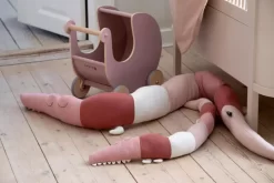 Sebra Mini Sleepy Croc Krokodil Knuffel Powder Blue -Meubel Speciaal Winkel x886x886 sebra mini sleepy croc knuffel3.jpg.pagespeed.ic .AnmULaqrof