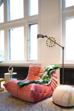 Tonone Bolt 1 Arm Long Vloerlamp Smokey Black -Meubel Speciaal Winkel x886x886 tonone bolt 1 arm long vloerlamp7.jpg.pagespeed.ic .GlaWM0oz 7