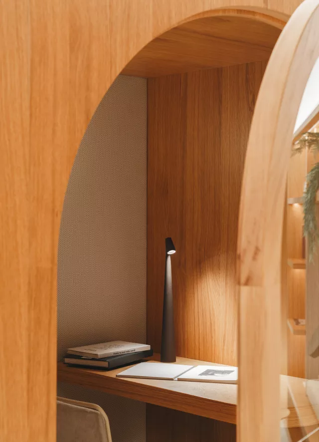 Vibia Africa 5585 Tafellamp LED Oplaadbaar Small Terra 10 Vibia Africa 5585 Tafellamp LED Oplaadbaar Small Terra - Afbeelding 8