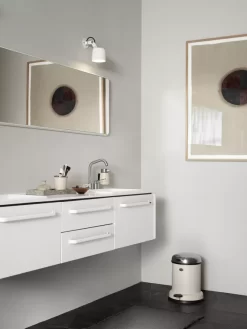 VIPP Vipp7 Tandenborstelbeker Zwart -Meubel Speciaal Winkel x886x886 vipp vipp13 pedaalemmer 4l3.jpg.pagespeed.ic .AGt9MOJHQG