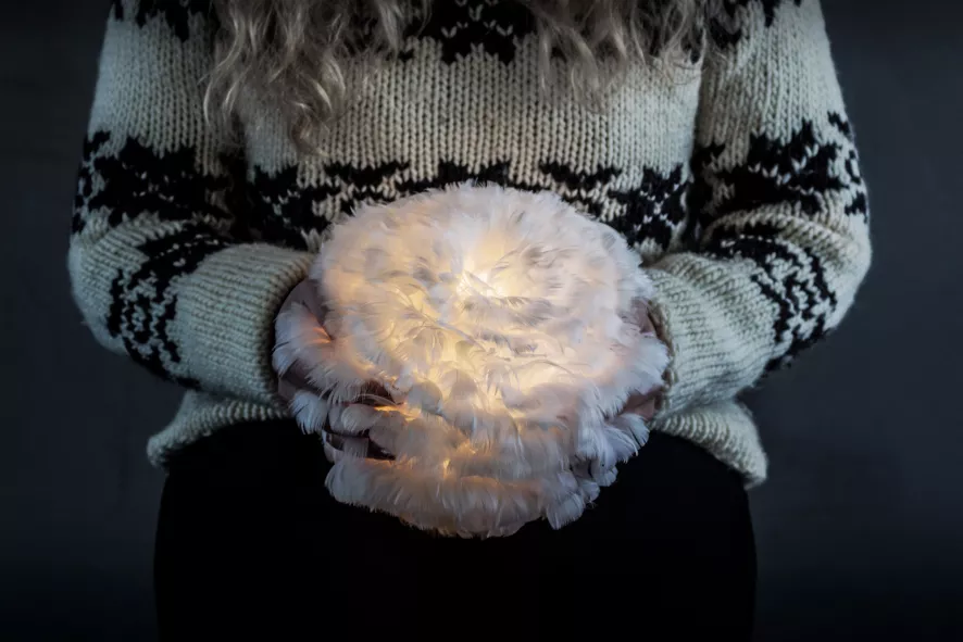 Umage Eos Hanglamp Micro Ø22 Wit Snoer, Lichtbruin 5 Umage Eos Hanglamp Micro Ø22 Wit Snoer, Lichtbruin - Afbeelding 3