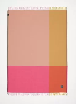 Vitra Colour Block Plaid 204x130 Bordeaux -Meubel Speciaal Winkel x886x886 vitra colour block plaid13.jpg.pagespeed.ic .7 0aTwGGEx