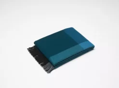 Vitra Colour Block Plaid 204x130 Bordeaux -Meubel Speciaal Winkel x886x886 vitra colour block plaid5.jpg.pagespeed.ic .9ZHD ptZQM