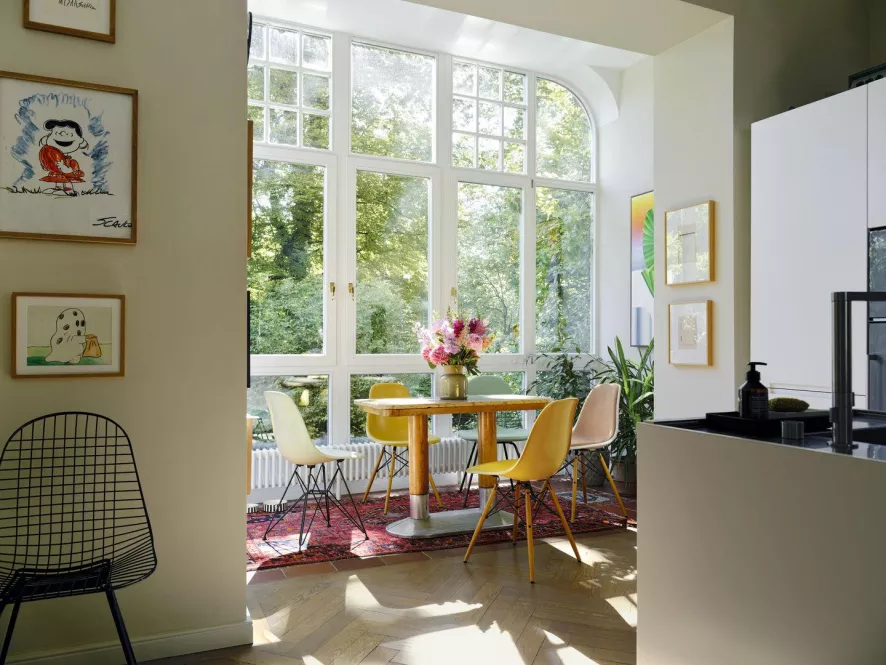 Vitra Eames DSW Stoel Donker Esdoorn Onderstel, Forest 7 Vitra Eames DSW Stoel Donker Esdoorn Onderstel, Forest - Afbeelding 5