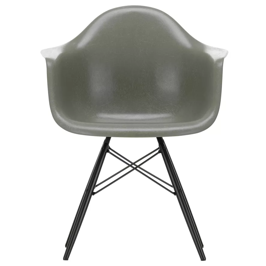Vitra Eames DAW Fiberglass Stoel Zwart Esdoorn, Raw Umber 3 Vitra Eames DAW Fiberglass Stoel Zwart Esdoorn, Raw Umber
