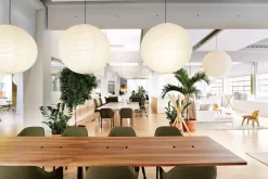 Vitra Softshell Stoel Met Zwart Onderstel, Plano 81 -Meubel Speciaal Winkel x886x886 vitra softshell stoel sfeer 4.jpg.pagespeed.ic .bQDMKkfWAc